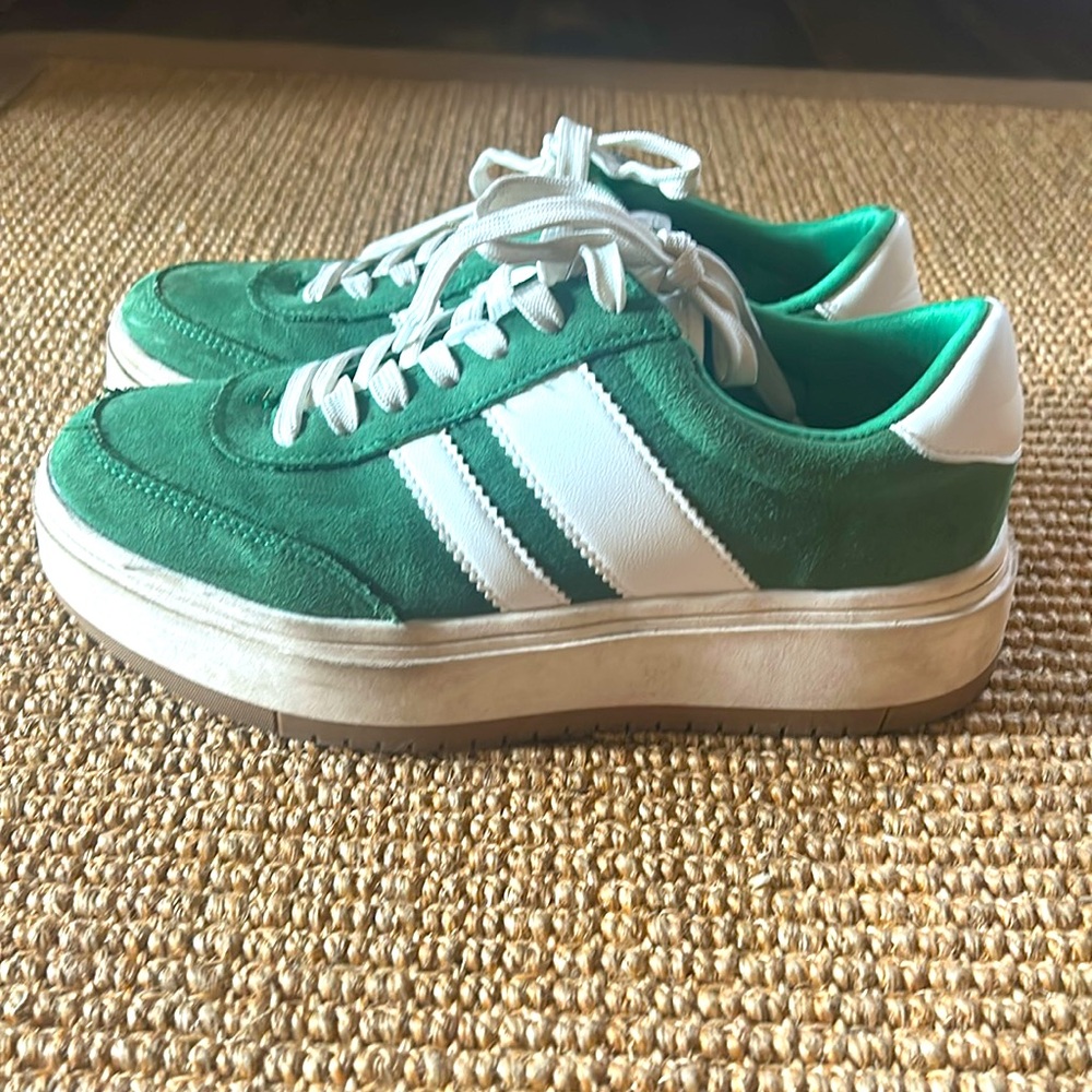 Steve Madden Girl Navida Sneaker